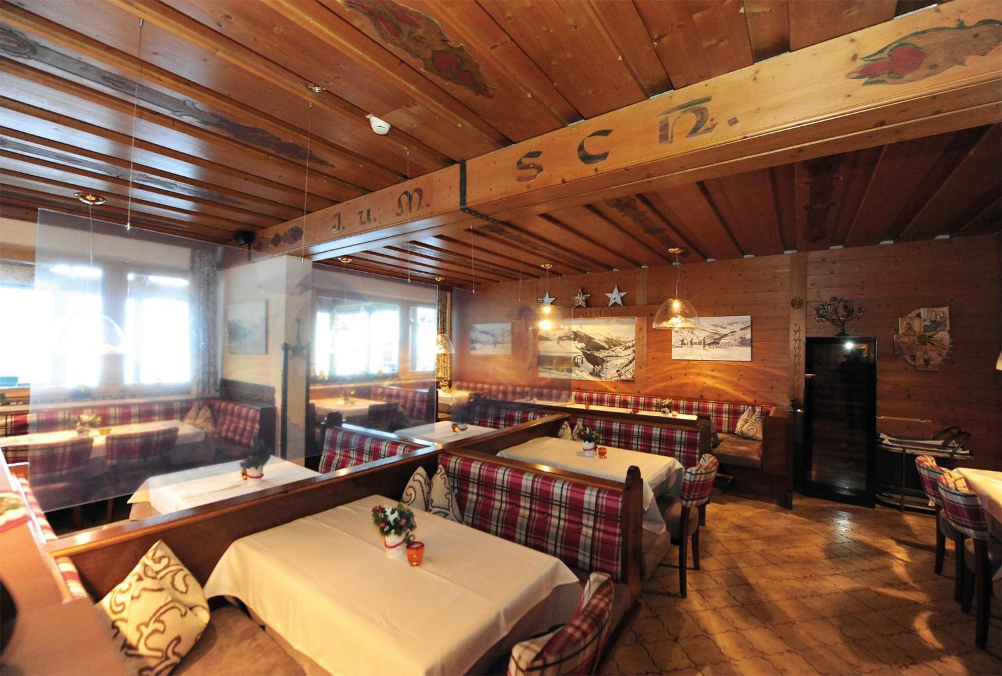 Ski in Ski out Hotel Unterellmau Saalbach-Hinterglemm Eksteriør bilde