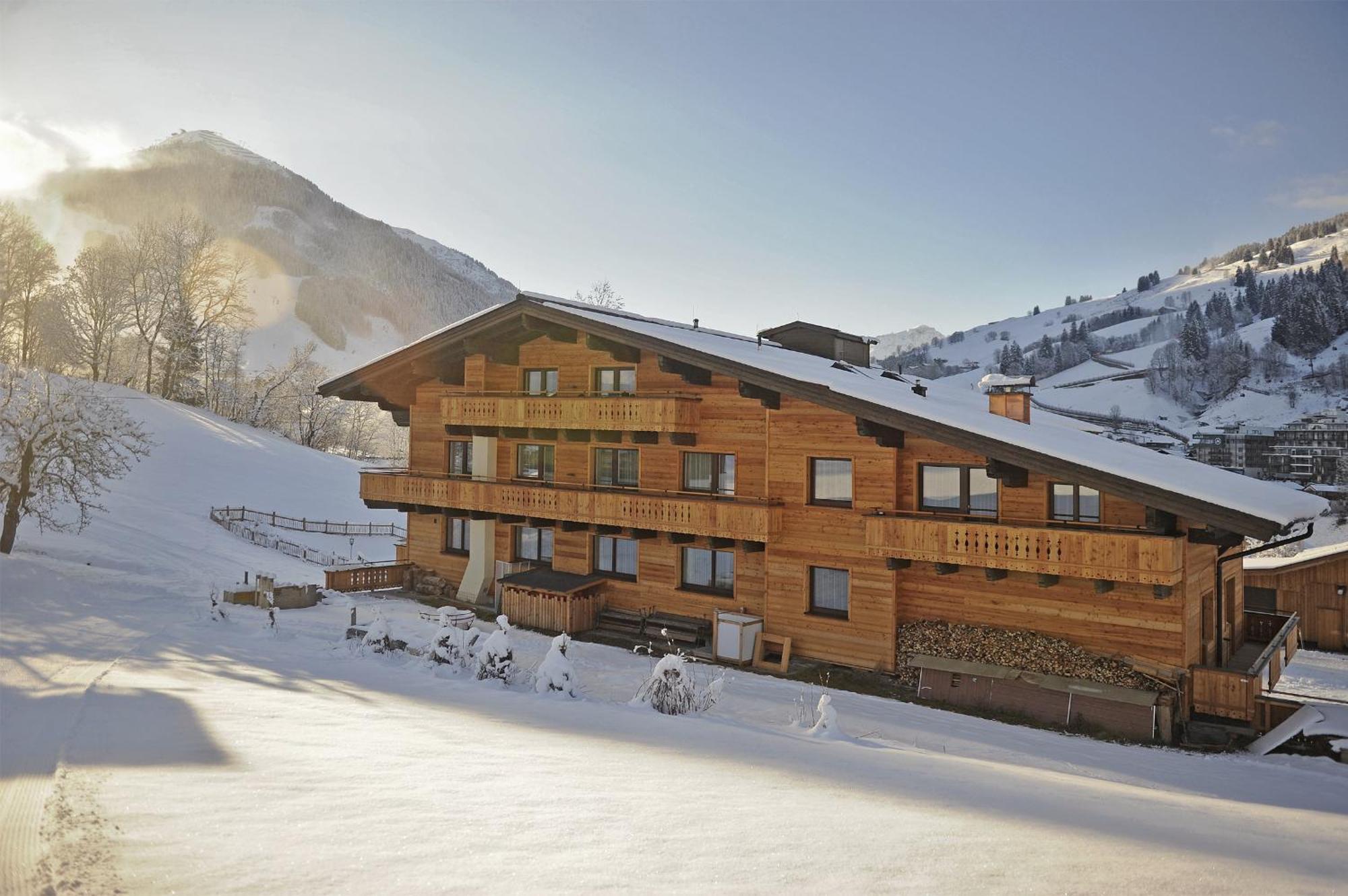 Ski in Ski out Hotel Unterellmau Saalbach-Hinterglemm Eksteriør bilde