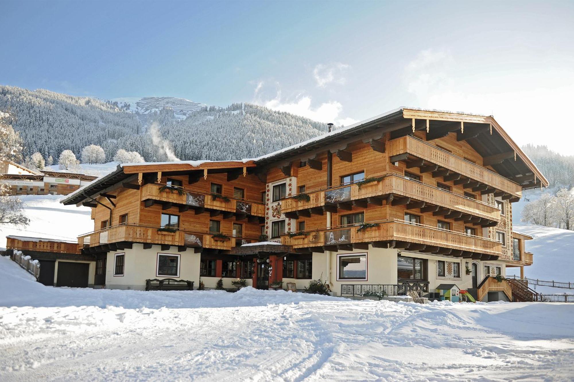 Ski in Ski out Hotel Unterellmau Saalbach-Hinterglemm Eksteriør bilde