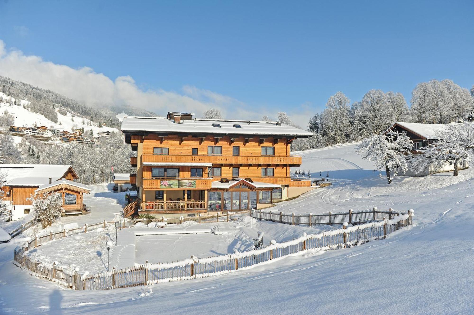 Ski in Ski out Hotel Unterellmau Saalbach-Hinterglemm Eksteriør bilde
