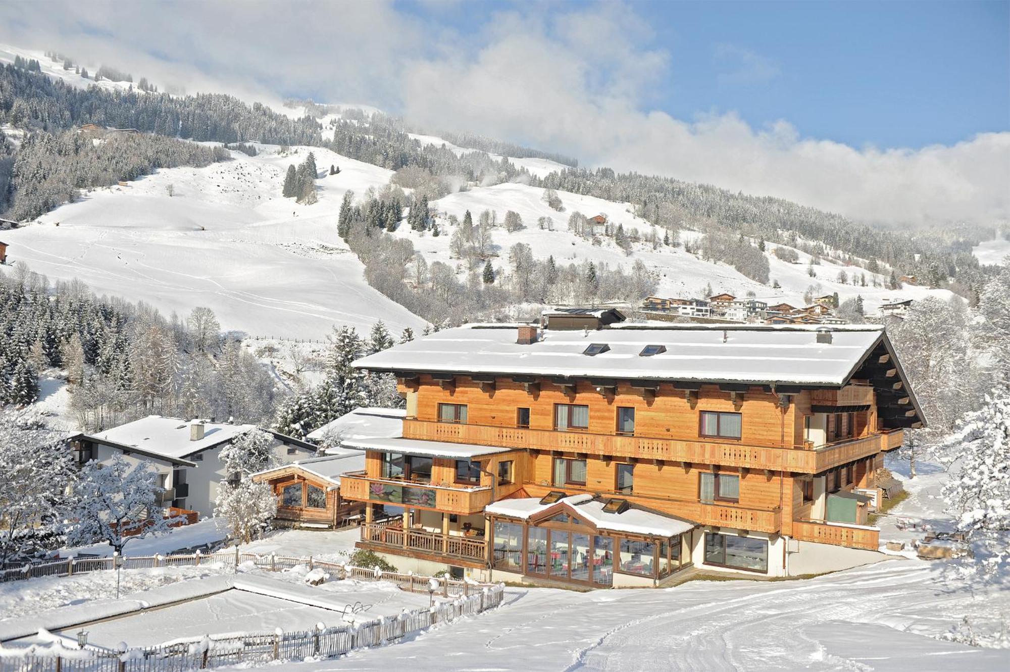 Ski in Ski out Hotel Unterellmau Saalbach-Hinterglemm Eksteriør bilde