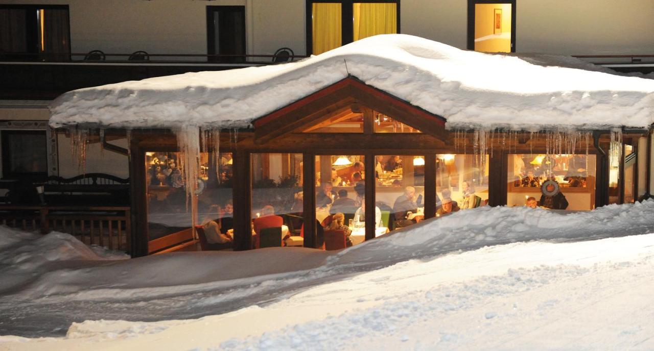 Ski in Ski out Hotel Unterellmau Saalbach-Hinterglemm Eksteriør bilde