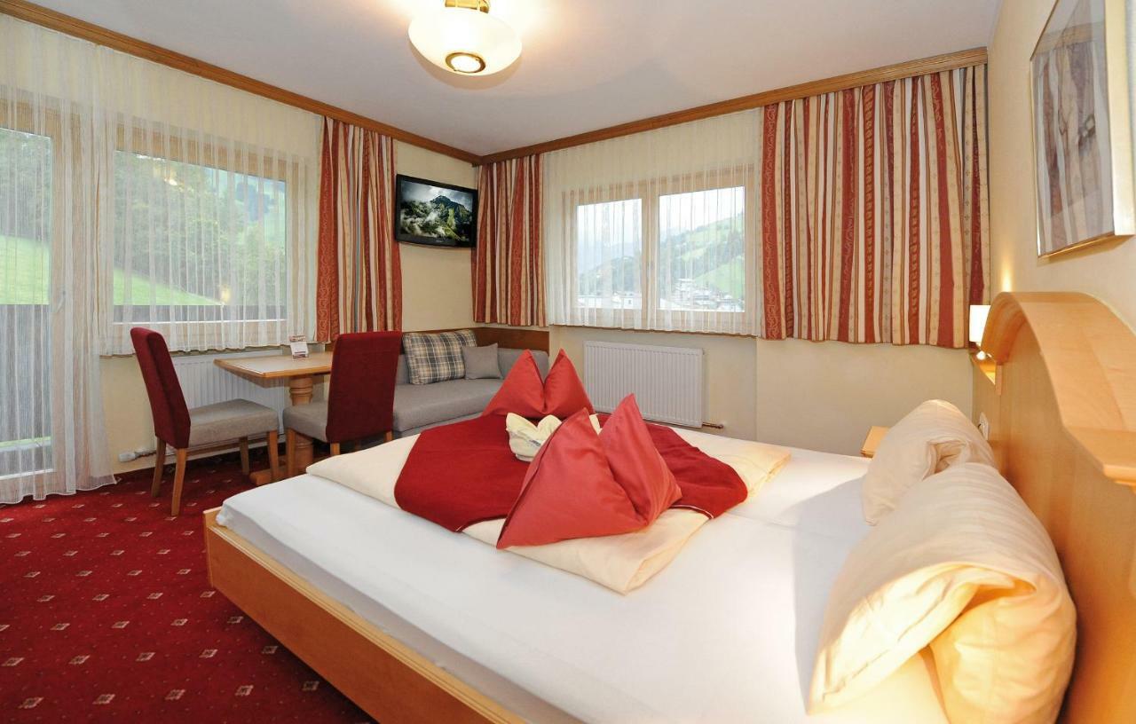 Ski in Ski out Hotel Unterellmau Saalbach-Hinterglemm Eksteriør bilde